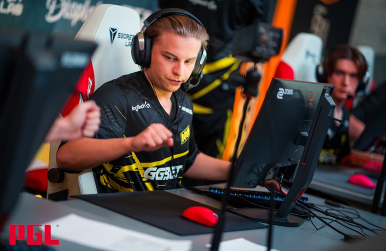 Pressure Builds in NAVI Camp: Roster Shifts Loom as Major Approaches