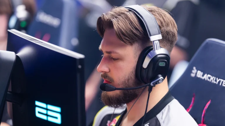 jL moved to inactive roster in NAVI &mdash; makazze to take his place
