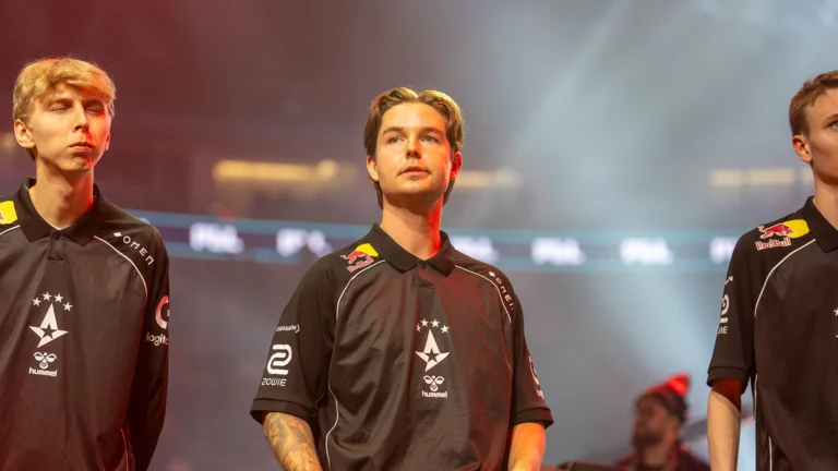 device: &ldquo;Pressure is a privilege&rdquo; &mdash; Astralis star on playoffs and team mindset
