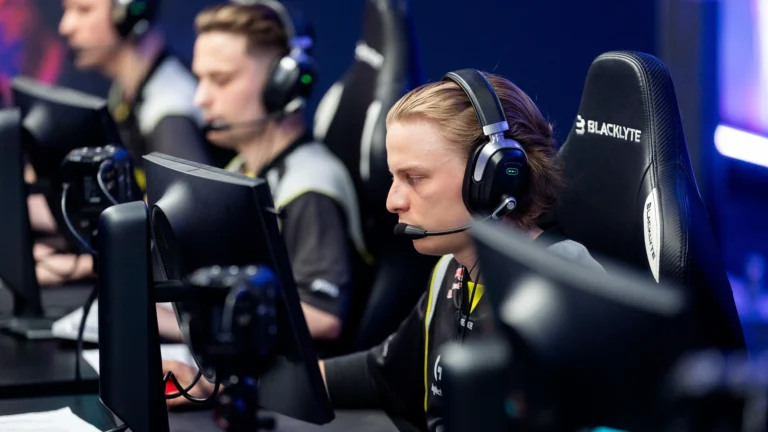 Match Prediction Ninjas in Pyjamas vs Natus Vincere &mdash; StarSeries Fall 2025 Upper Bracket Final