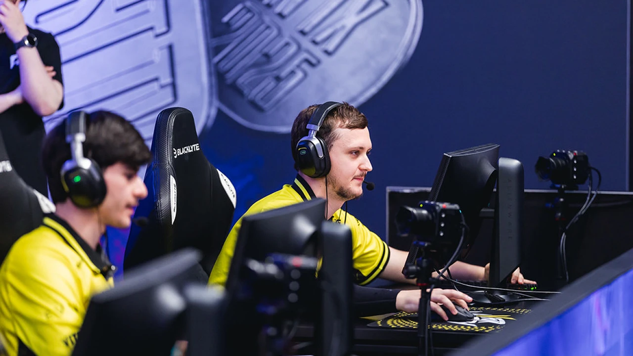 Vitality 2–0 Liquid — Confident Advance to the BLAST Bounty 2025 Season 2 Semifinals