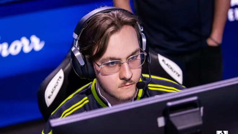 M80 shock Natus Vincere at BLAST Open London 2025