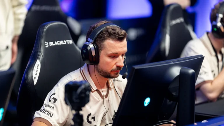 G2 demolish FlyQuest in the BLAST Open London 2025 lower bracket