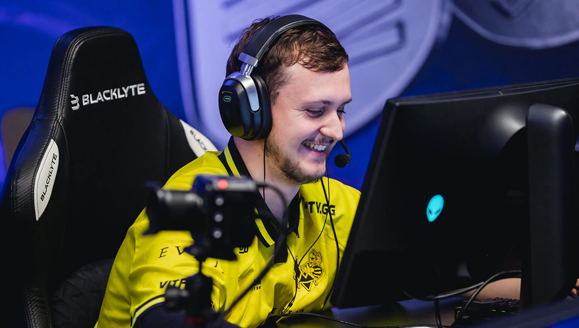 Legacy vs Vitality — Battle for a Spot at the BLAST Bounty 2025 LAN Finals
