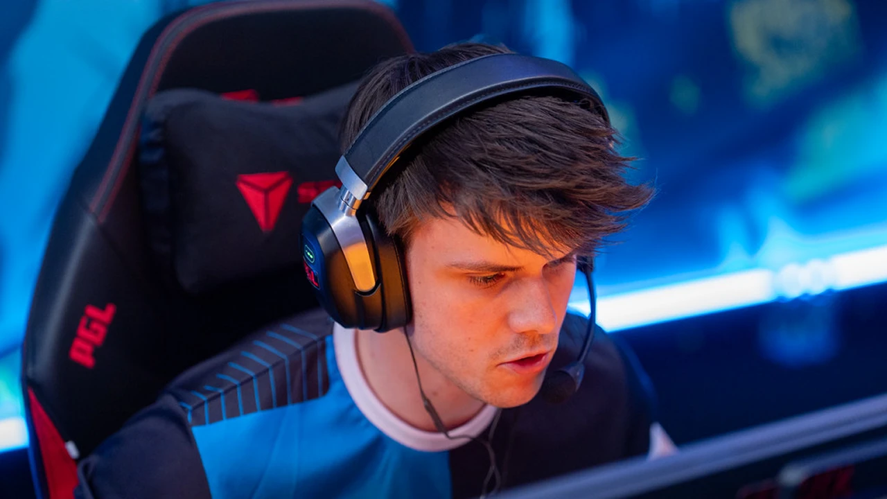 Vitality defeat GamerLegion in a tense series and qualify for the BLAST Open London Finals