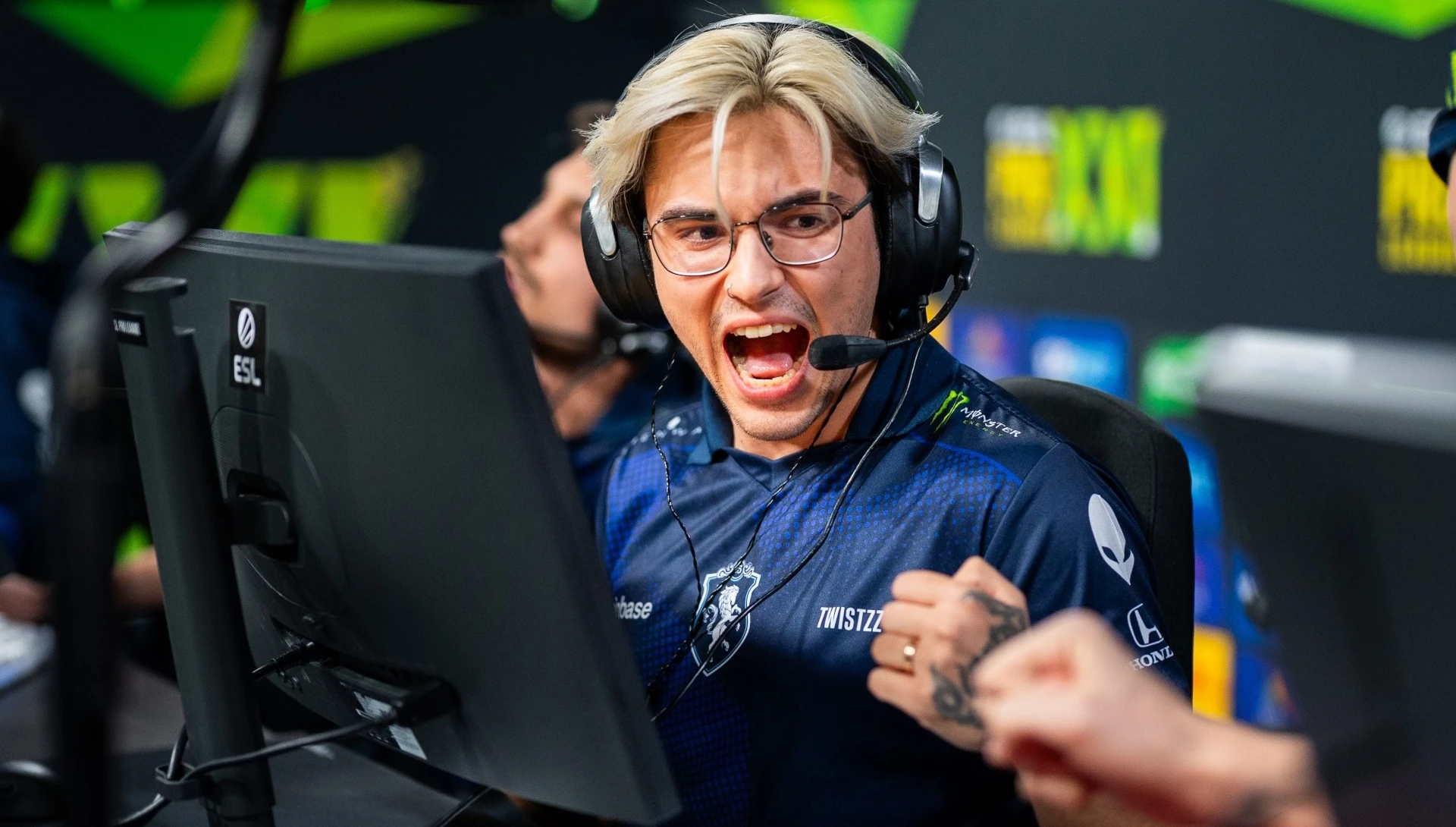 Rumor of the Day: Possible EliGE ↔ Twistzz Trade Between FaZe and Liquid