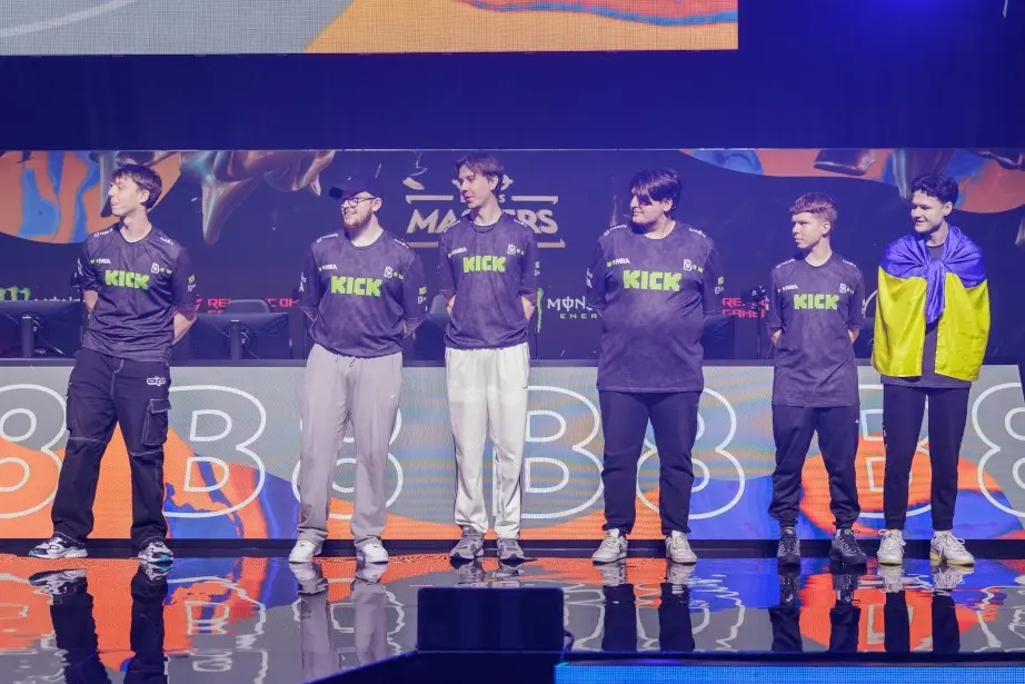 B8 reach the lower-bracket final of StarLadder StarSeries Fall 2025