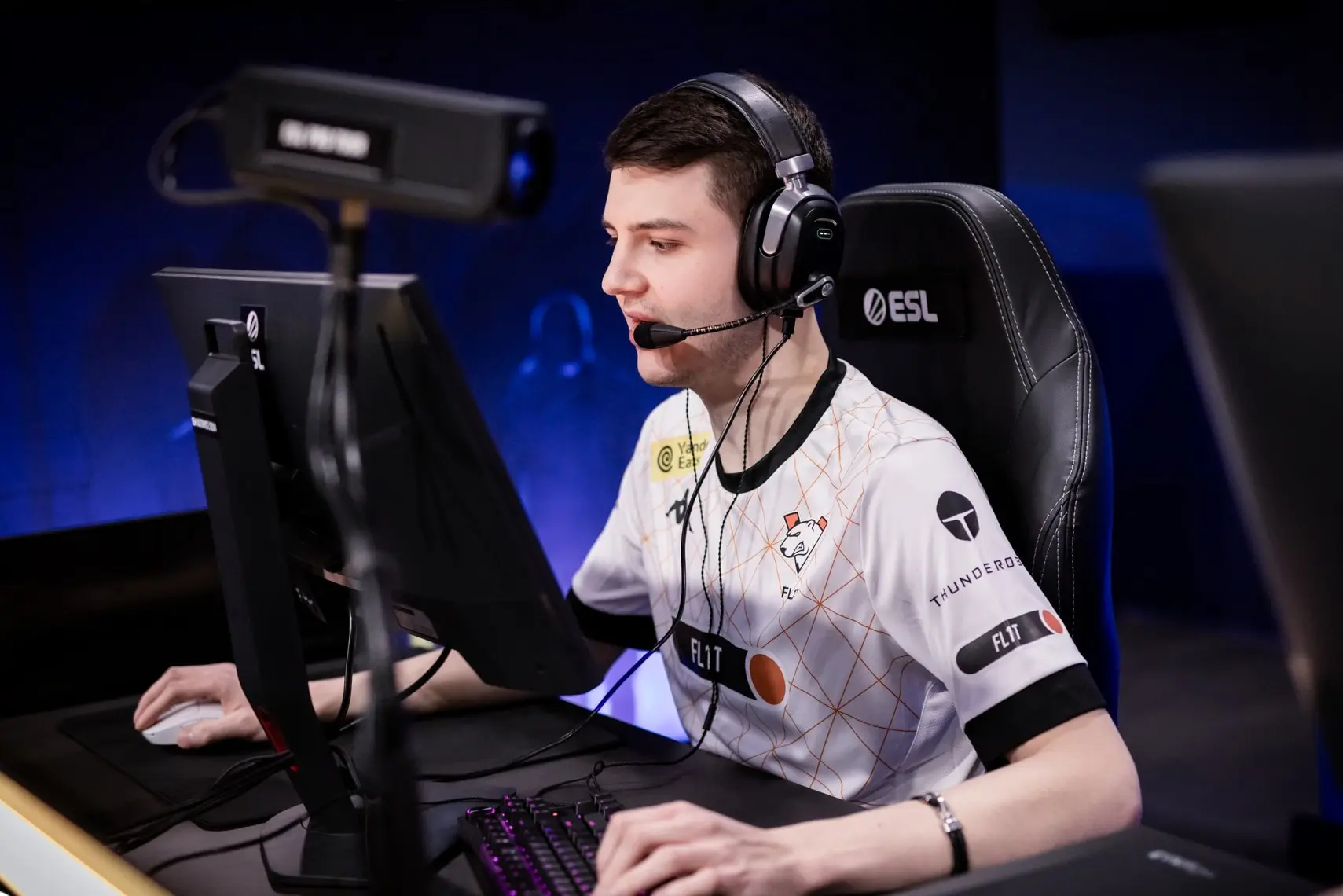 VIRTUS.PRO BREAK LOSING STREAK WITH 2:0 WIN OVER LYNN VISION