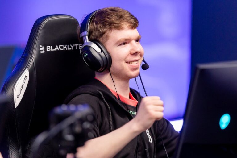 B8 defeats OG 2:1 to stay alive at StarLadder StarSeries Fall 2025