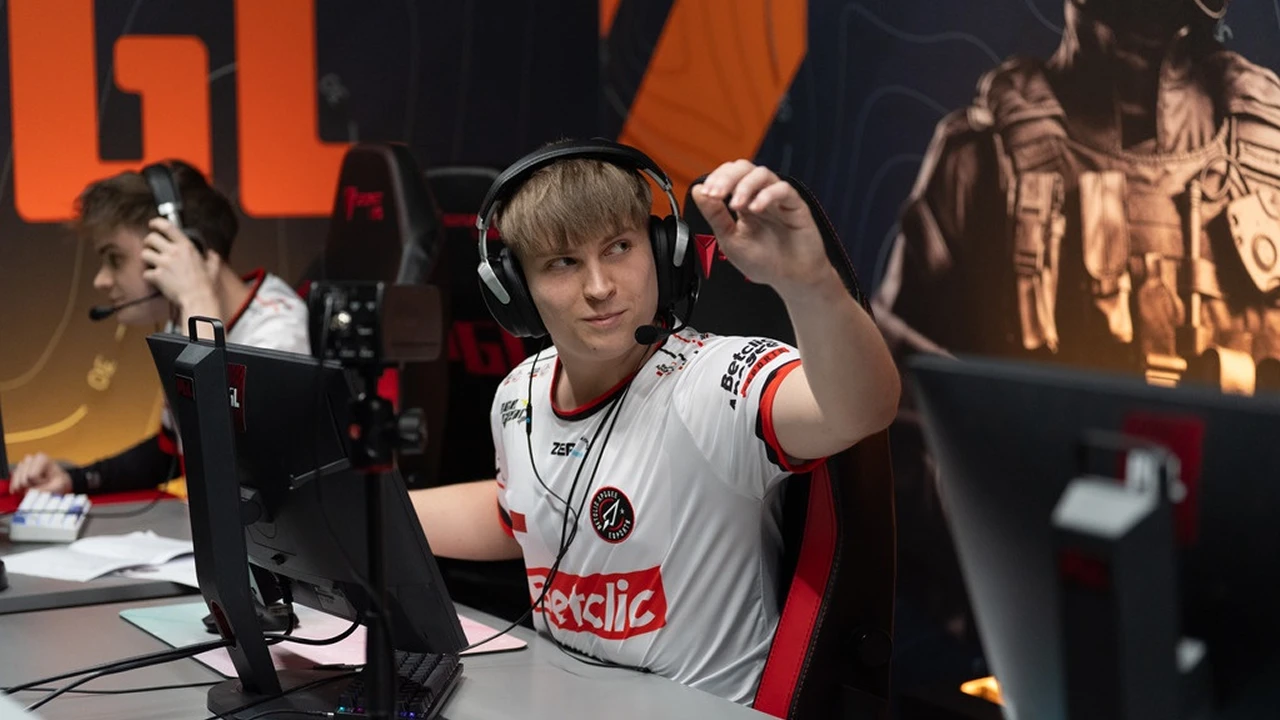 GamerLegion sign hypex: Kursy benched after FISSURE Playground 2