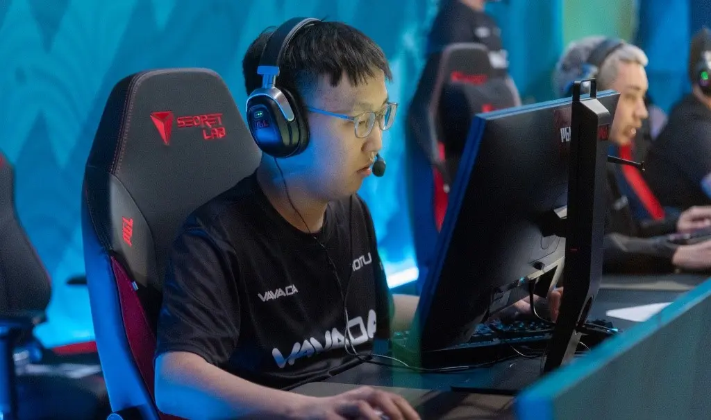HOTU find a loophole in the VRS system, playing a match without losing points