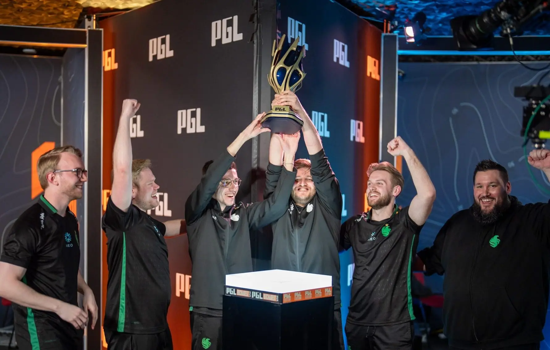 Falcons — the team with the best LAN win rate among the top 20