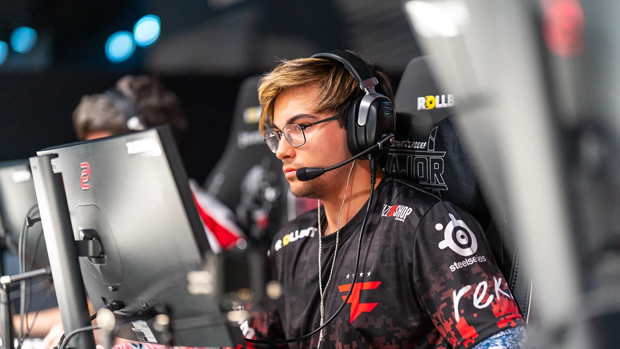 The First Team Advances to Stage 3 of the StarLadder Budapest Major 2025