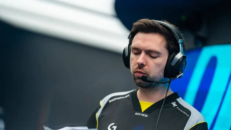 B1ad3 follows molodoy &mdash; the internet explodes with rumors of a mega transfer to NAVI