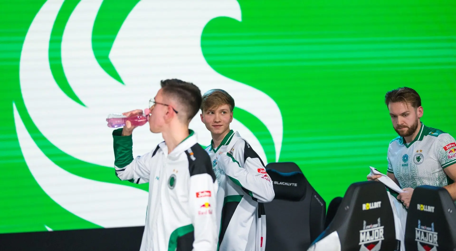 m0NESY and ZywOo lead in clutch impact, Liquid collapse