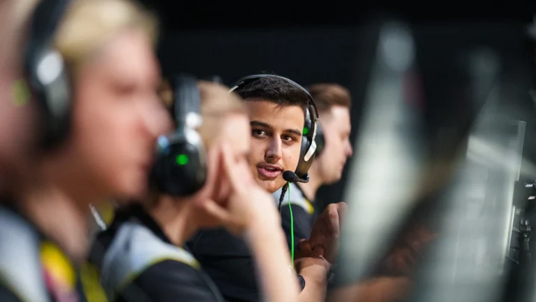 Fall of the Favorite: NAVI take down FURIA on the road to the semifinals