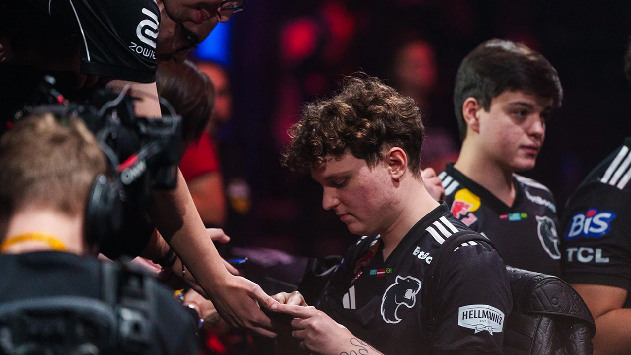 YEKINDAR si fidanza: la star di CS2 chiede la mano alla sua ragazza