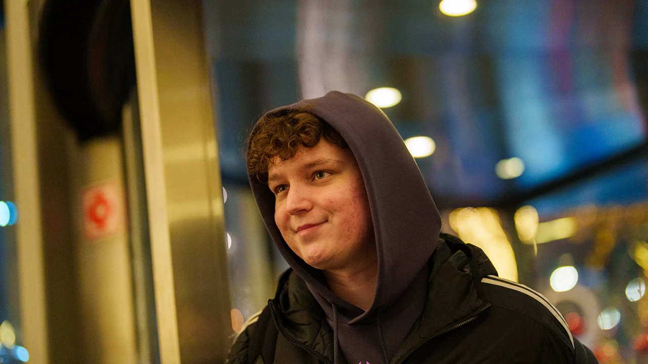 Stage 3 Shifts the Field: New 2–0 Leaders and 0–2 Survivors