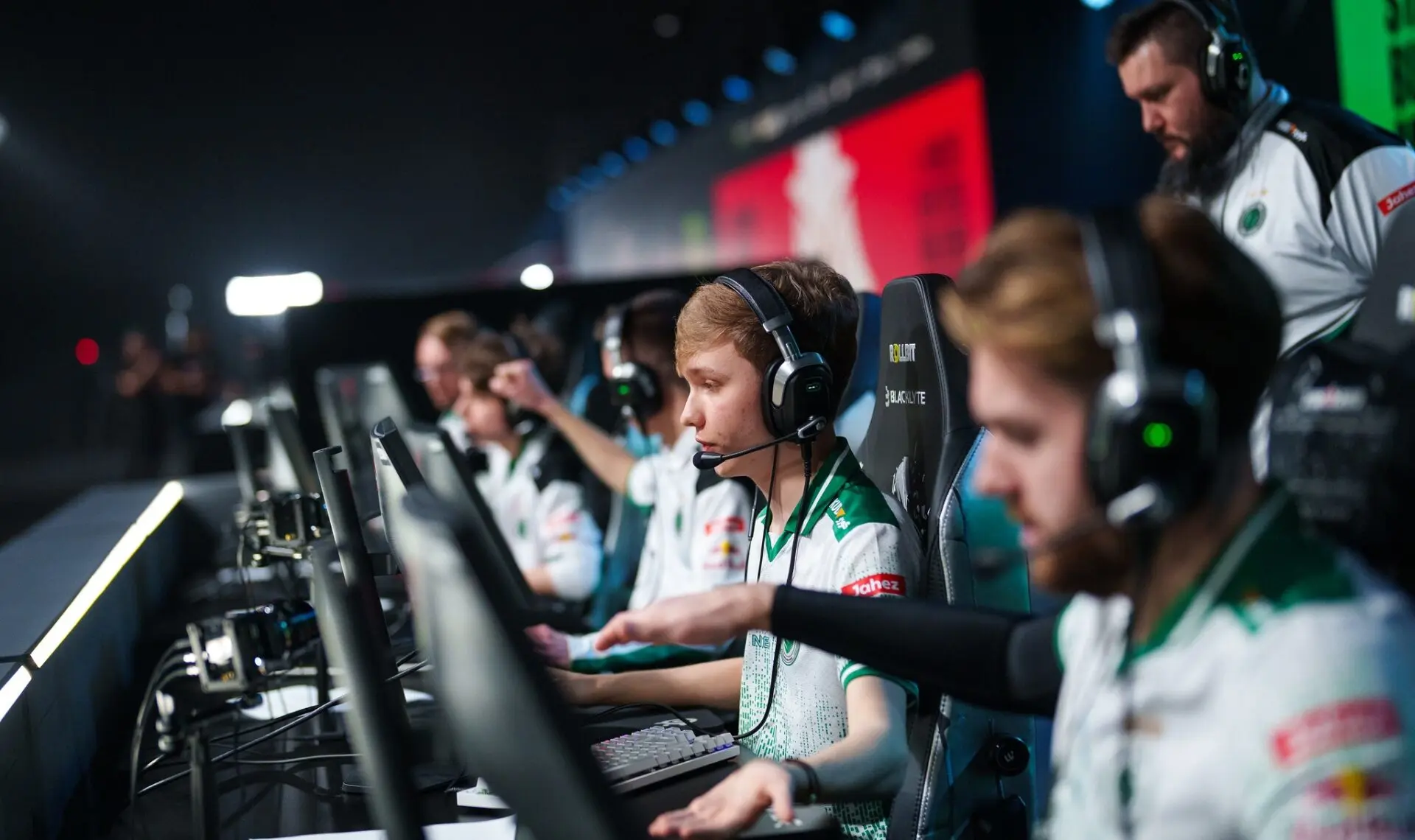 Falcons eliminate Monte from BLAST Bounty 2026 Season 1