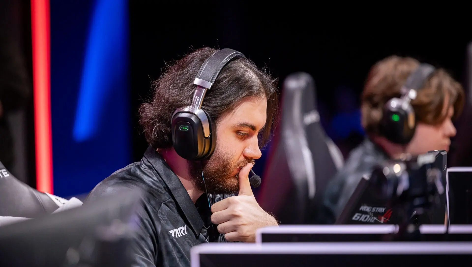 paiN overcome B8, PARIVISION edge Aurora at IEM Krak&oacute;w 2026 Stage 1