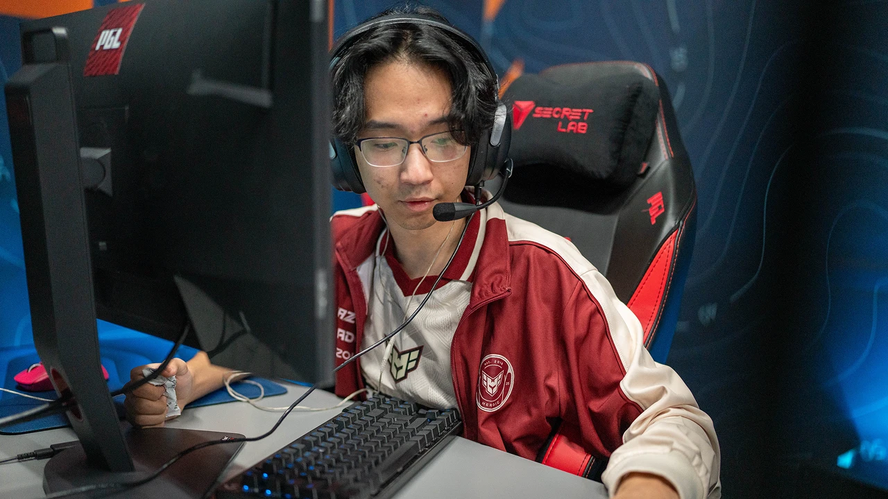 Heroic Under Fire: Alkarenn Reports Schengen Ban Over Document Issues