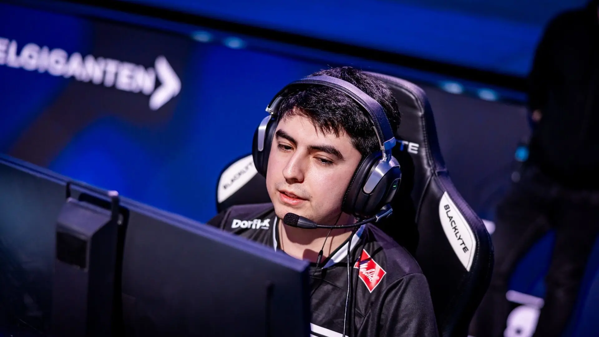 RED Canids Benched Their Entire Roster and Coaching Staff