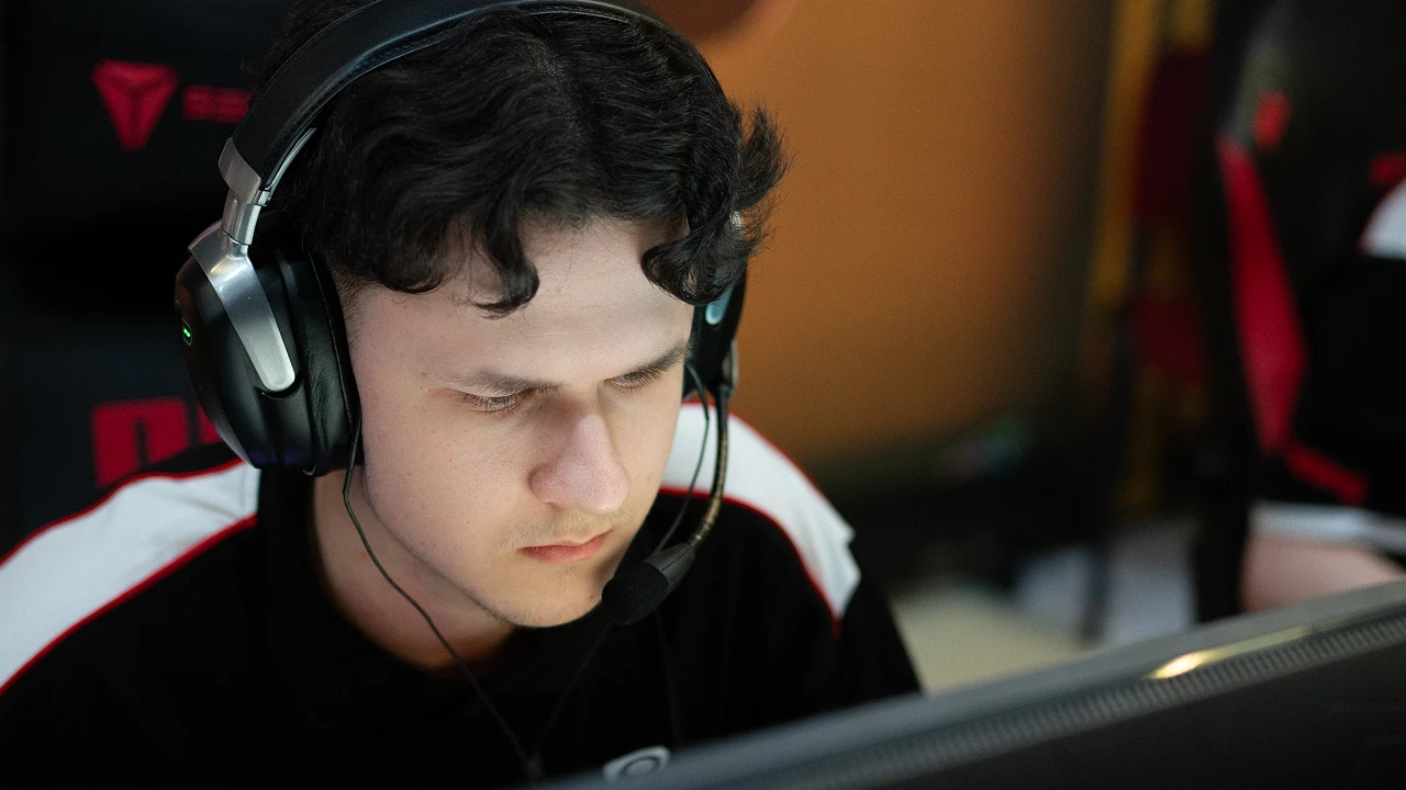 Prediction: B8 vs Wildcard &mdash; PGL Bucharest 2026