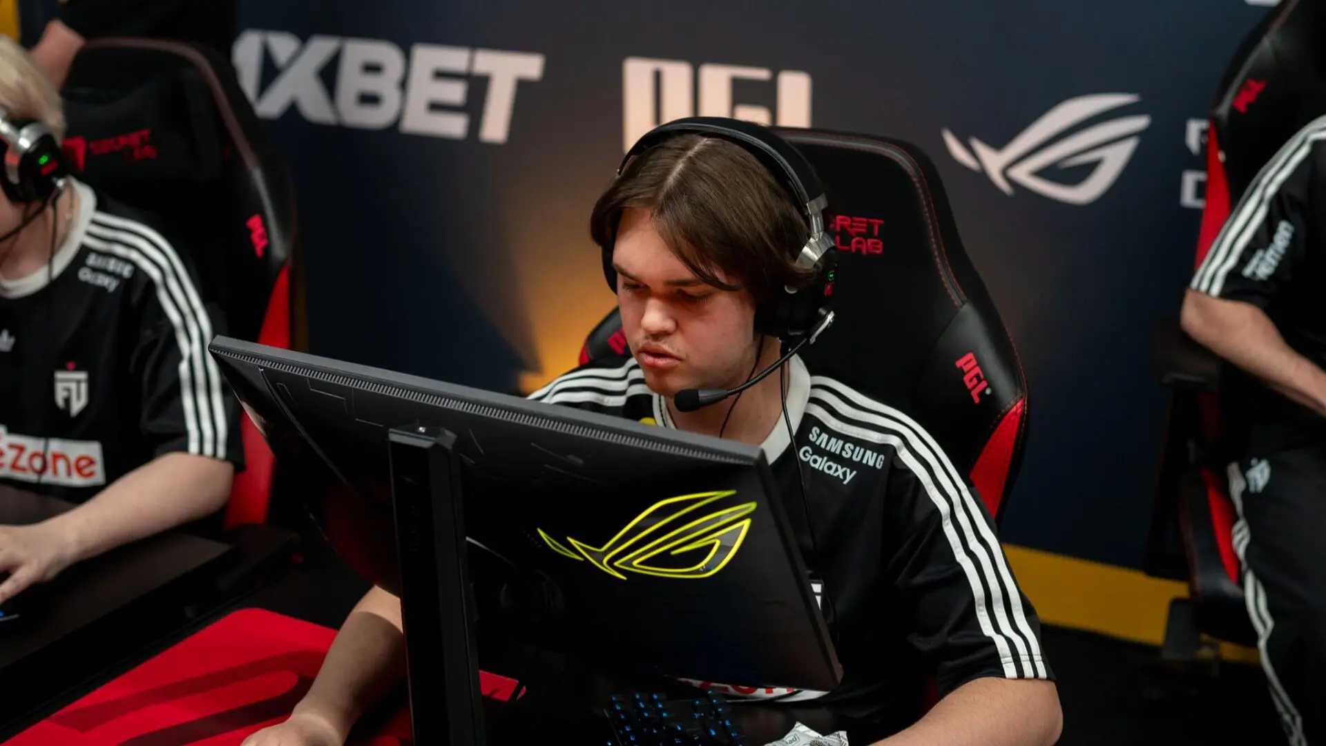 Player cmtry Became the MVP of PGL Bucharest 2026