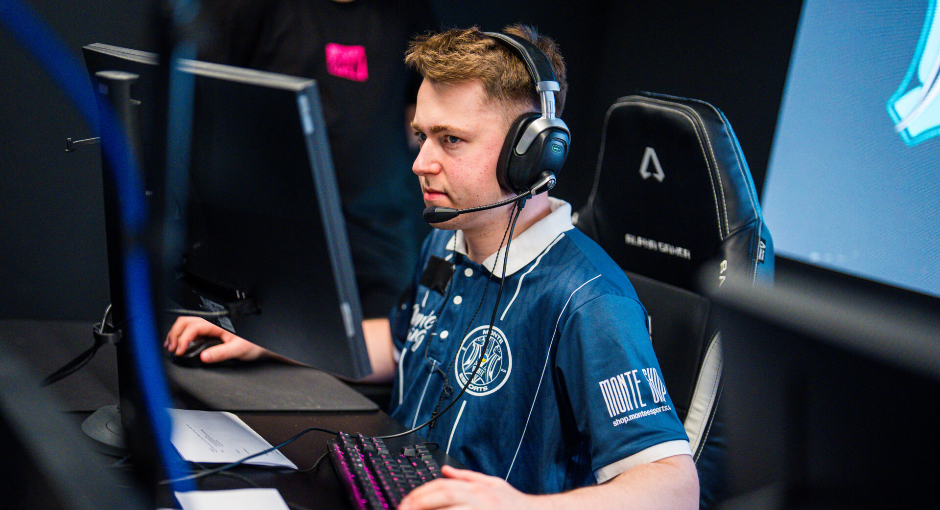 Luminosity Benches Bymas After Winless CS2 Restart