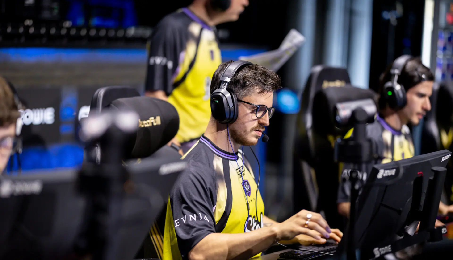 Vitality vs B8, FUT vs MOUZ will fight for EWC Playoffs
