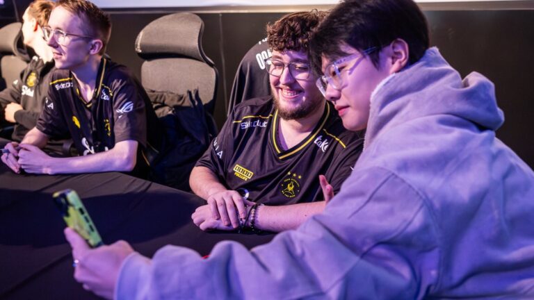 How much esports players earn: salaries in CS2, Dota 2, and VALORANT