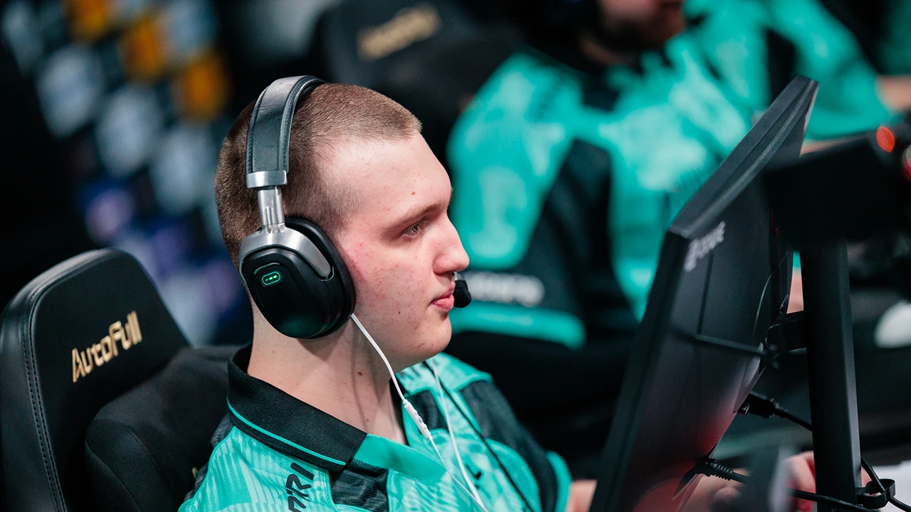 CYBERSHOKE sign nota on loan and add H4SAN4TOR