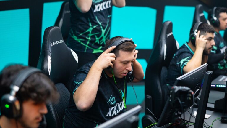 Aurora advanced to the playoffs of Esports World Cup 2026