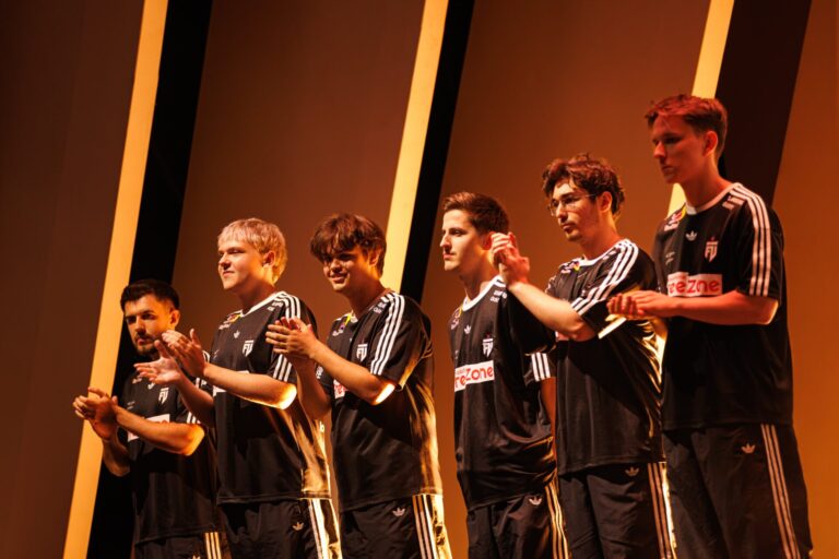 FUT Renews dem0n, coolio, and dziugss Contracts
