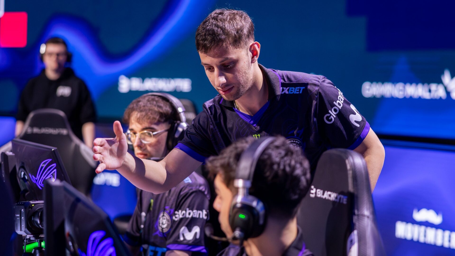 9z advanced to the Upper semi-finals of FISSURE Playground 3