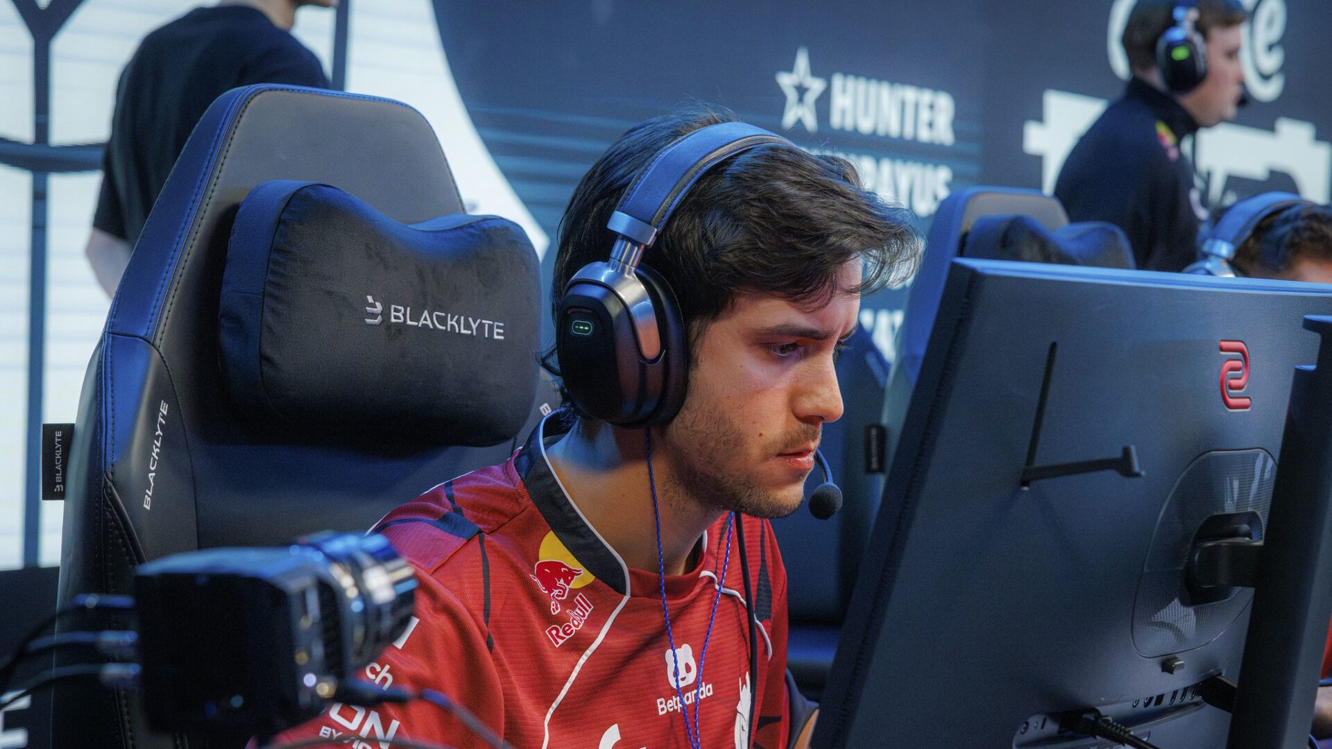 FUT close to signing SunPayus from G2