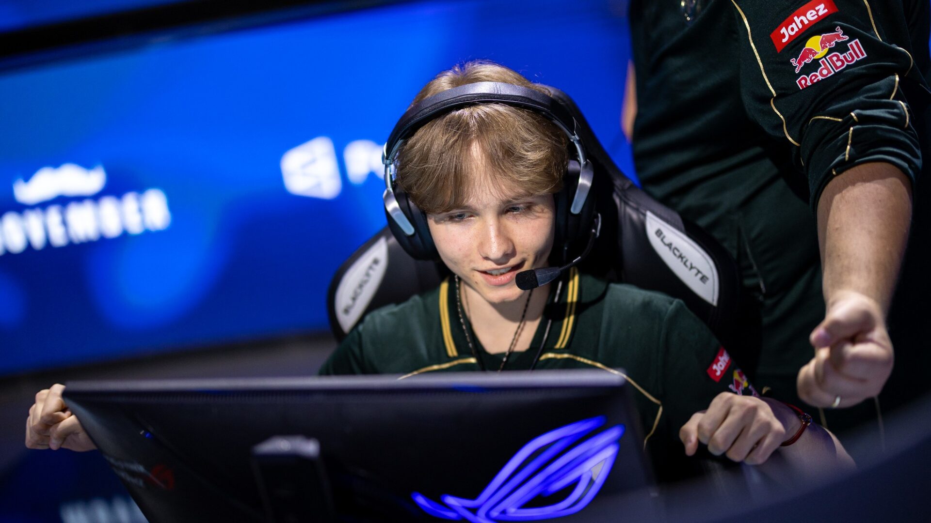 m0NESY and ZywOo topped the clutchers ranking on LAN in CS2