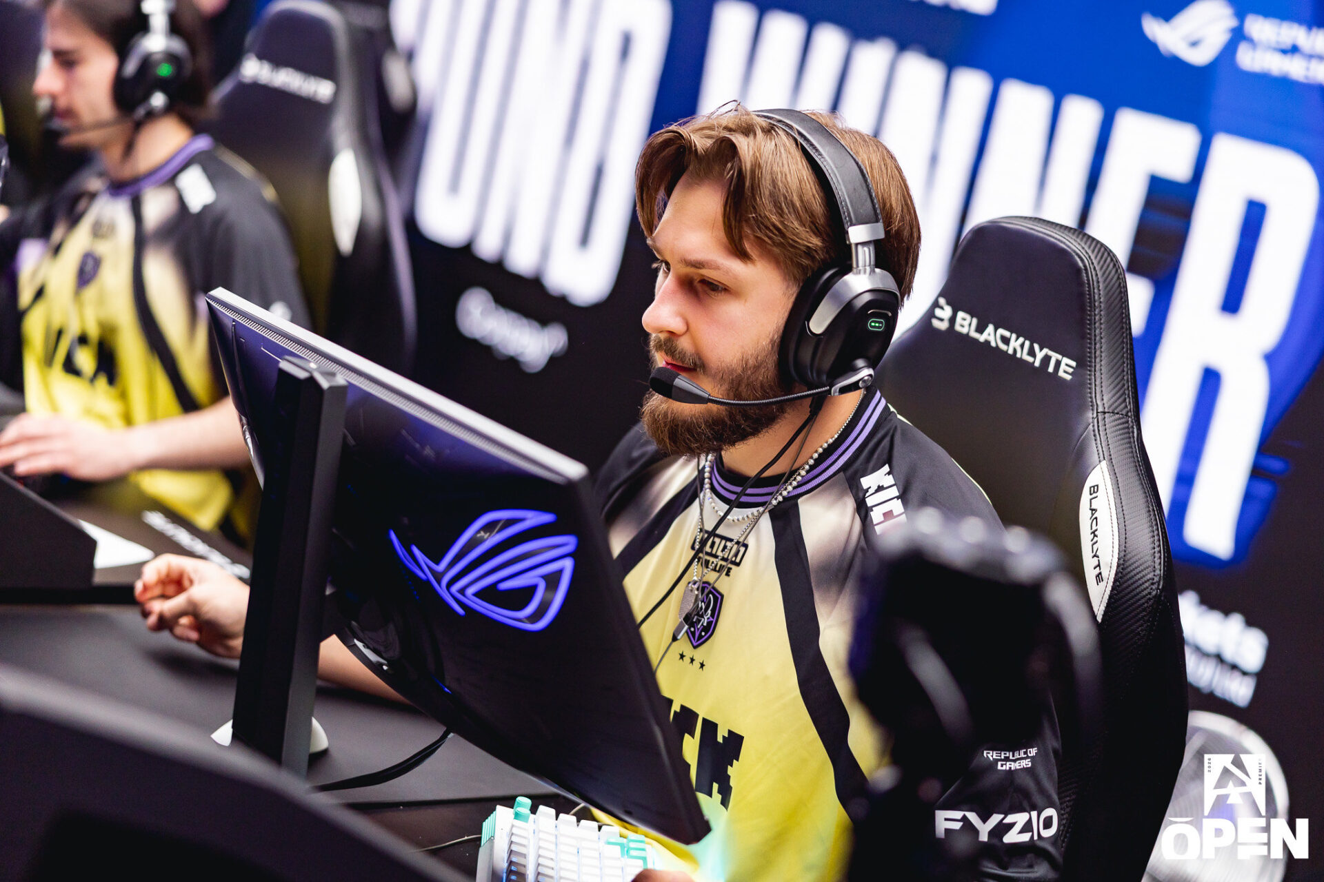 Prediction for Vitality vs MOUZ &mdash; BLAST Open Porto 2026