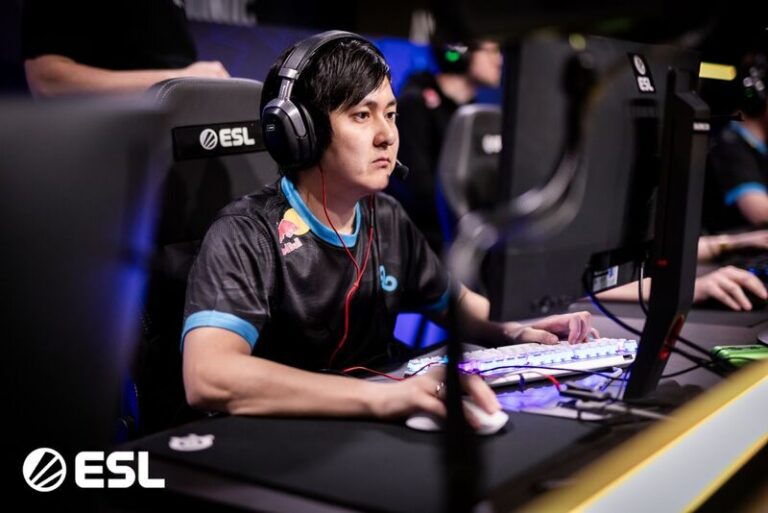 PARIVISION bring HObbit back to main roster, bench slaxejezzz
