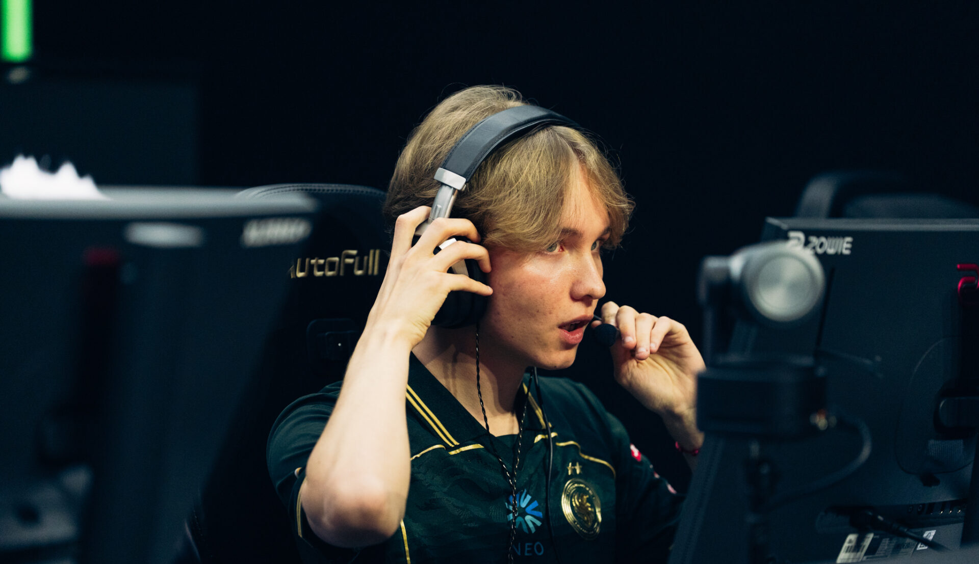 Rumour: m0NESY May Leave Falcons for a Tier 1 Team