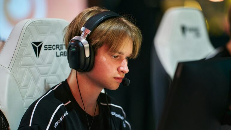 B8 kept their Major hopes alive after defeating Alliance