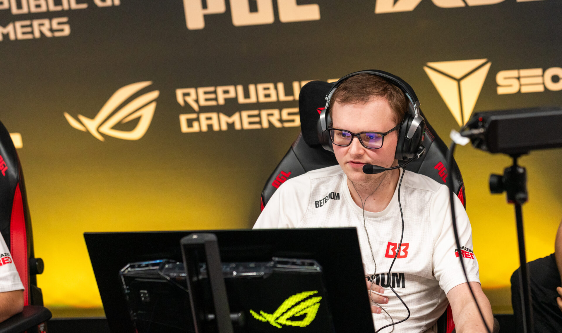 BetBoom Team Reach Playoffs at PGL Masters Bucharest 2026